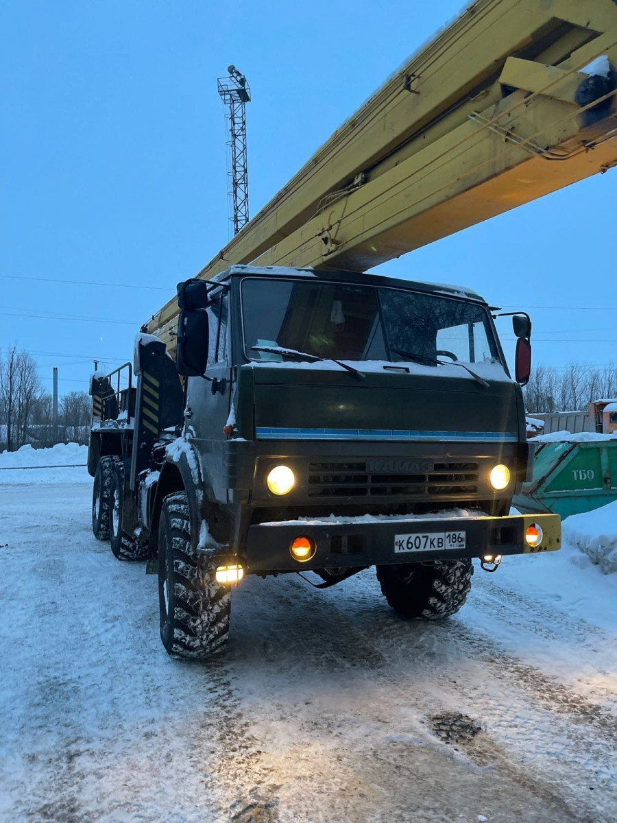 Погрузо-разгрузочные работы при помощи автокрана в Москве недорого